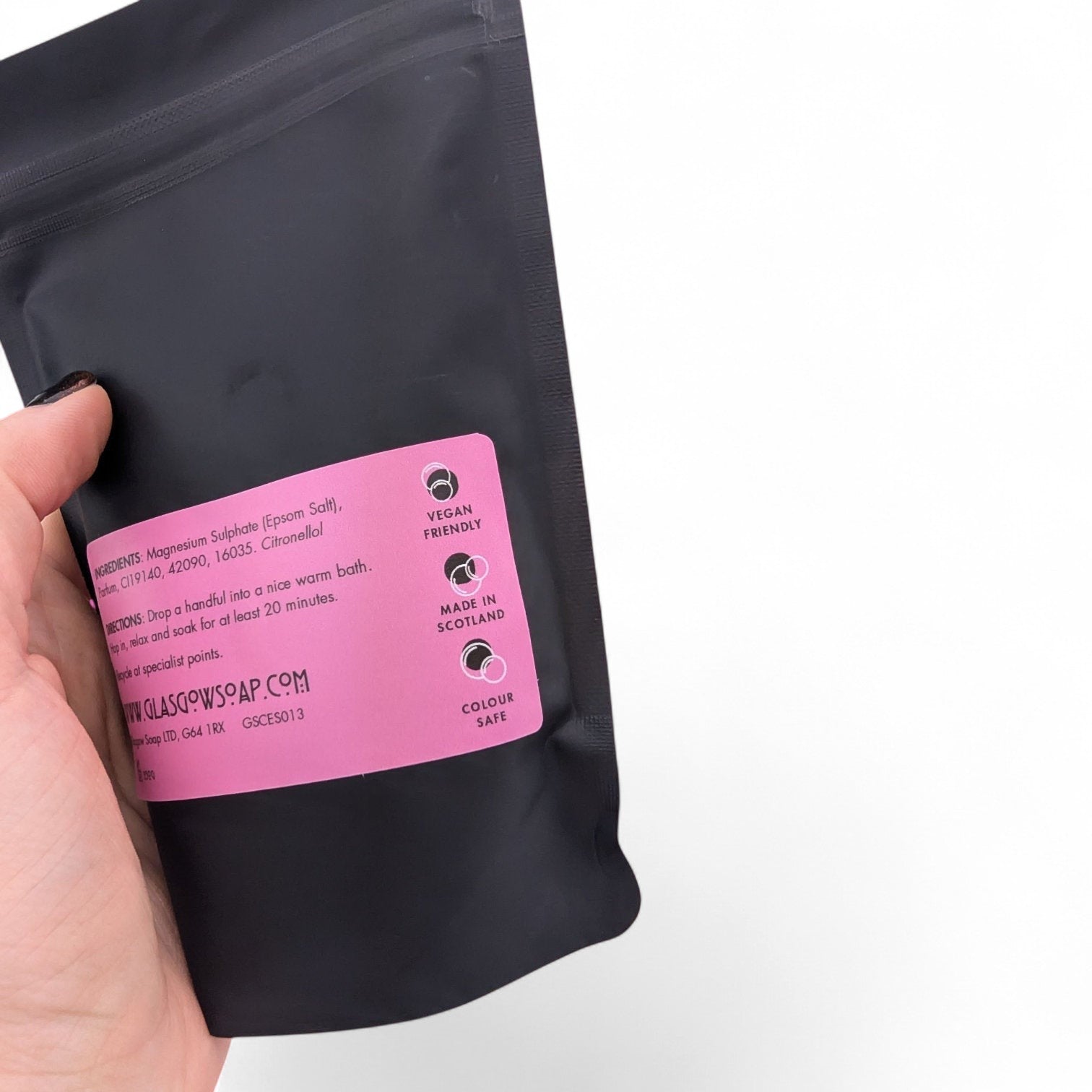 Glasgow Soap Company Ltd Toasted Marshmallow bath salts in a black recyclable sachet with a pink ingredient label.